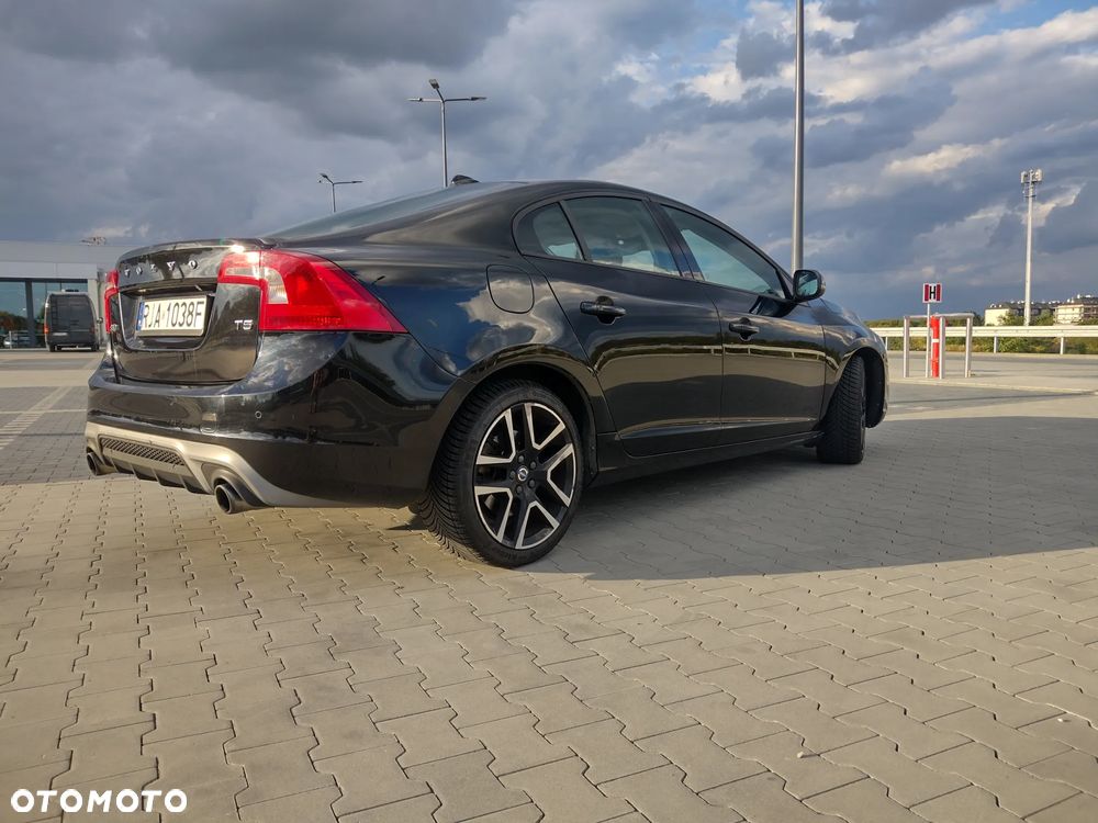 Volvo S60 T5 Drive-E Dynamic Edition (Kinetic) - 5