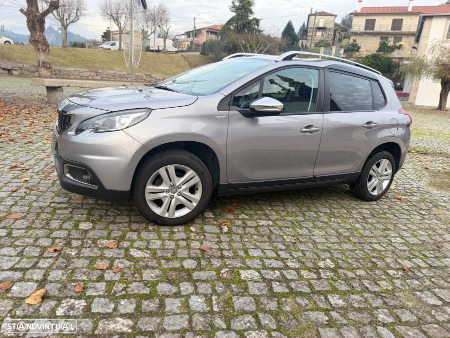 Peugeot 2008 1.2 PureTech Style - 5