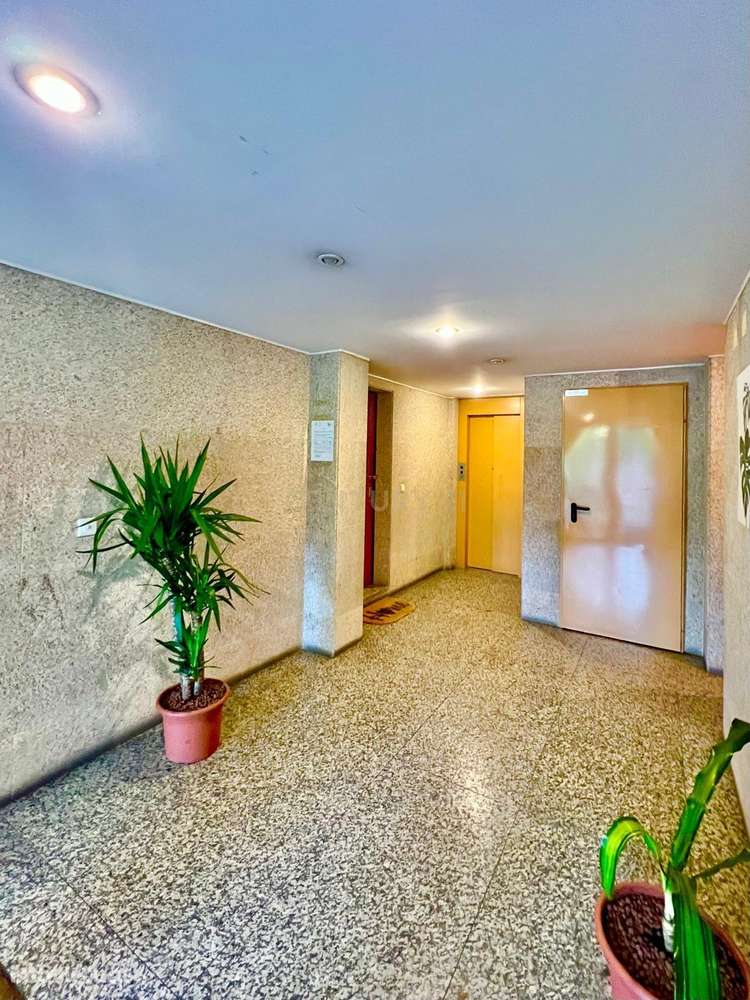 Apartamento T2 na Senhora da Hora | Junto ao Metro de Estação Senhora - Grande imagem: 5/60