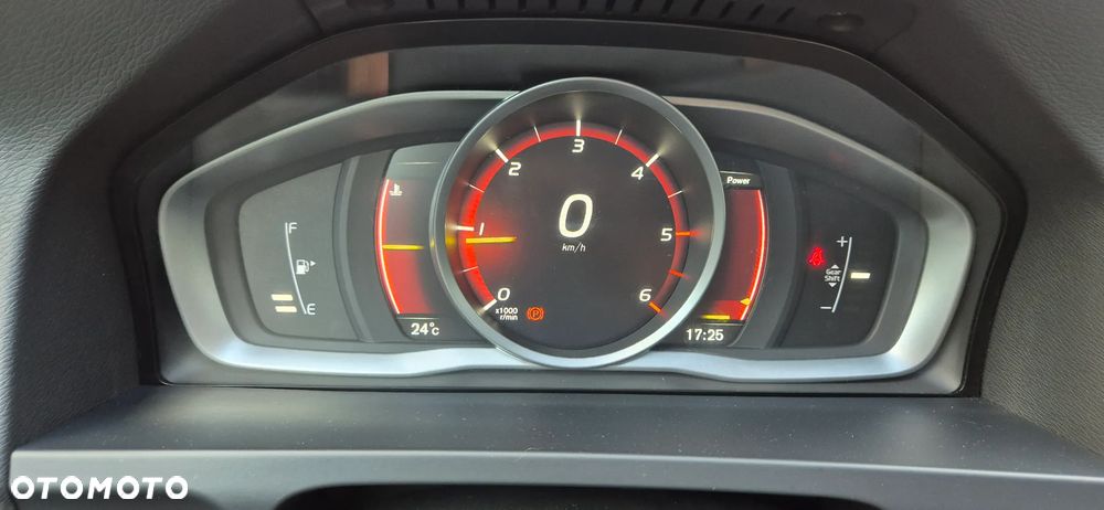 Volvo V60 D3 Momentum Core - 13
