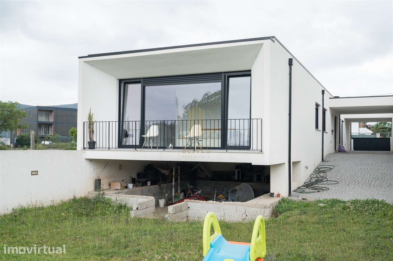 Moradia T3 Venda em Castelões,Vila Nova de Famalicão - Grande imagem: 2/35