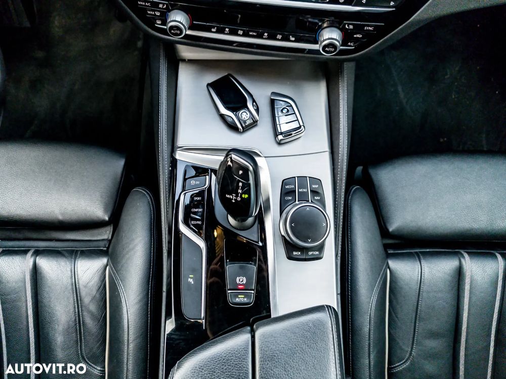 BMW Seria 5 520d AT - 29