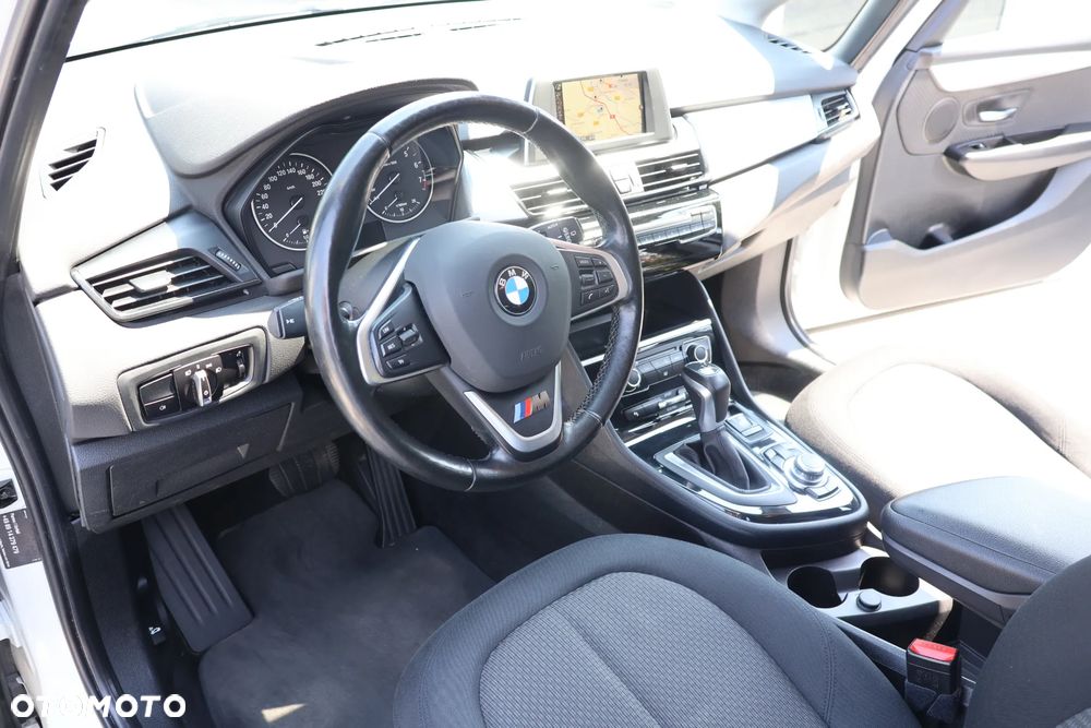 BMW Seria 2 220i - 9