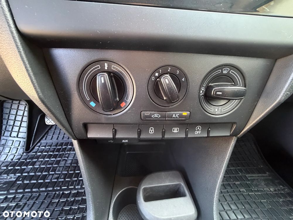 Skoda RAPID 1.2 TSI Style - 18