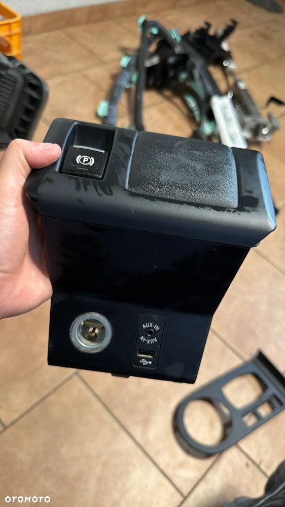 9283144 GNIAZDO BMW I3 - 1