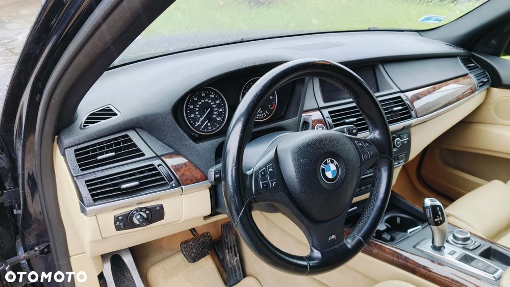 BMW X5 xDrive50i - 12