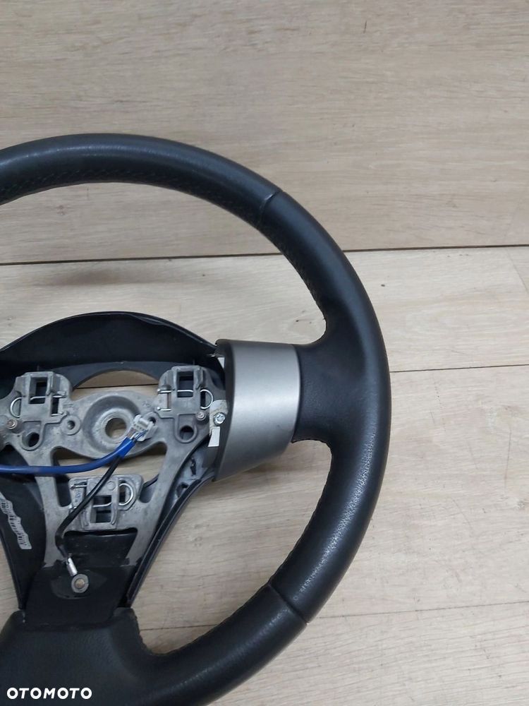 Toyota Yaris II 06 - 11r kierownica skóra Francuz - 3