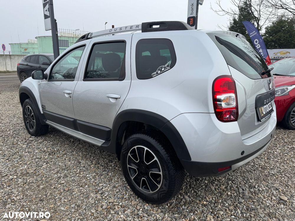 Dacia Duster SCe 115 4x2 Laureate - 4