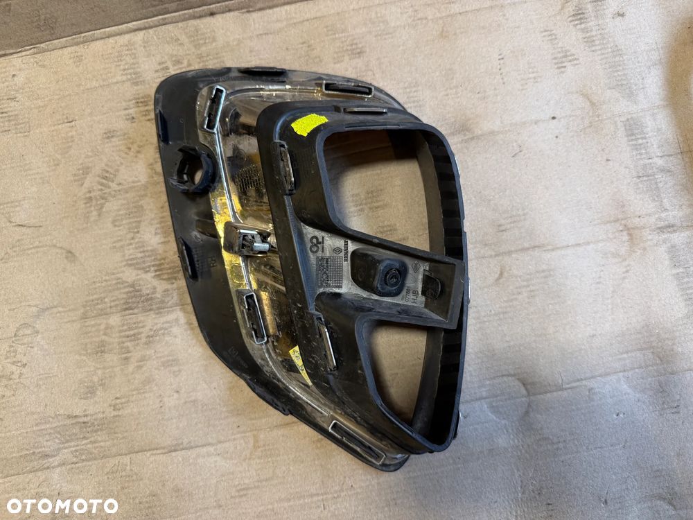 Kratka zderzaka atrapa chrom Renault Captur II prawa 261A21107R lewa 261A31728R OE - 6