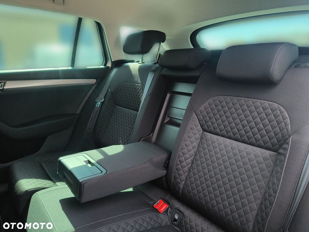 Skoda Superb 2.0 TDI SCR Ambition DSG - 17