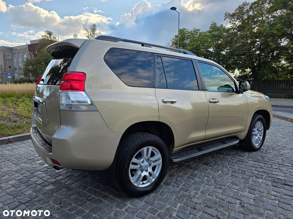 Toyota Land Cruiser LC 3.0 D-4D Sol (lea) 7os - 26