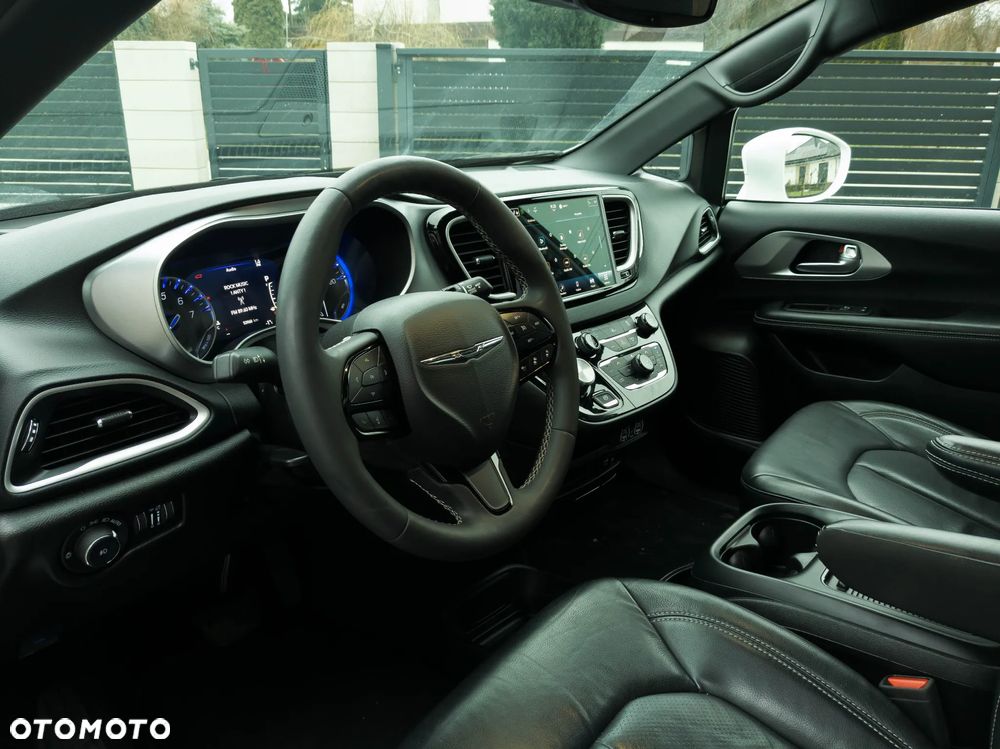 Chrysler Pacifica - 20