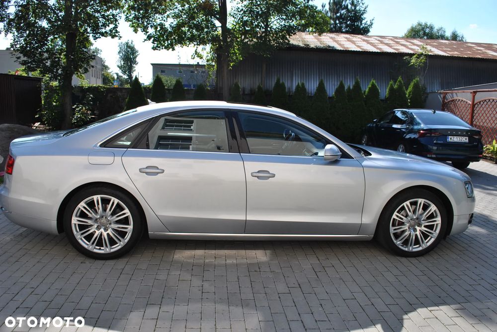 Audi A8 - 8