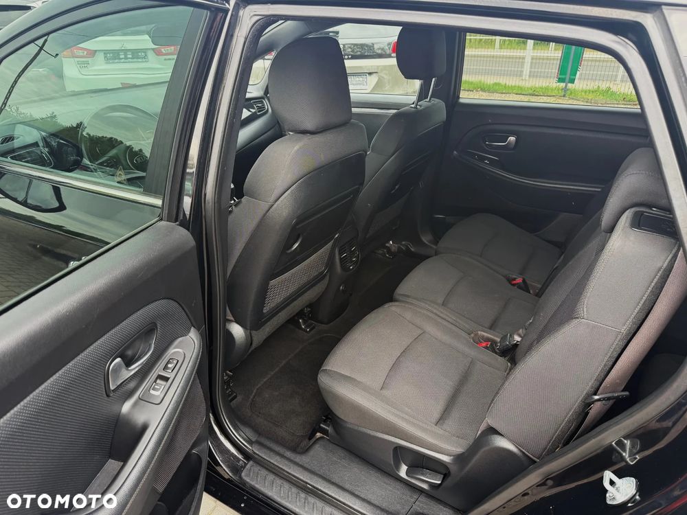 Kia Carens 1.7 CRDi 115 Dream-Team Edition - 9