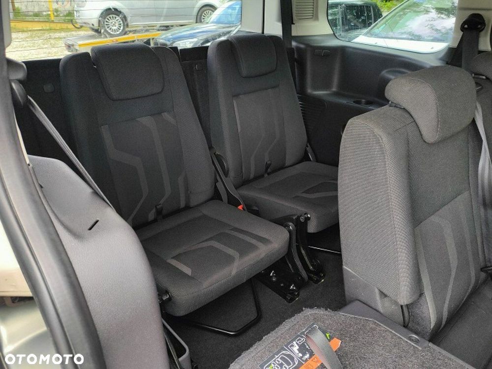 Ford Tourneo Connect Grand - 17