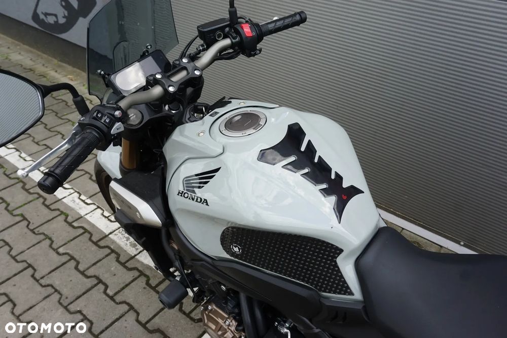 Honda CB - 16