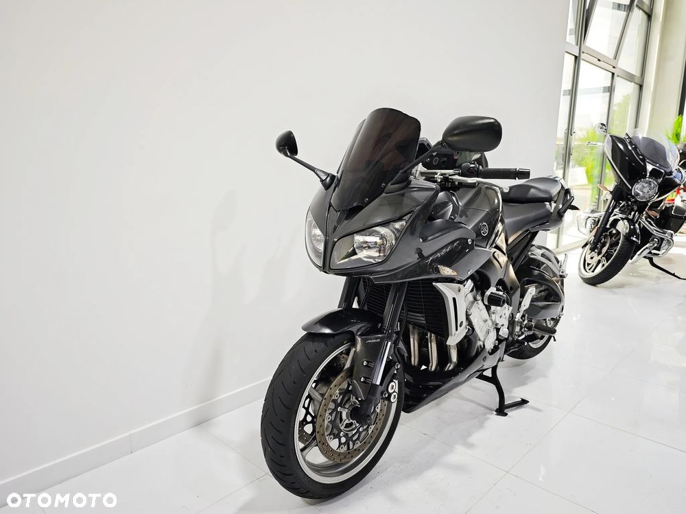 Yamaha FZ - 12