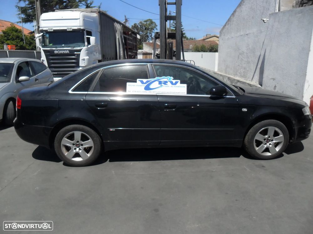 Audi A4 2.5 TDI - Viatura para peças - 2