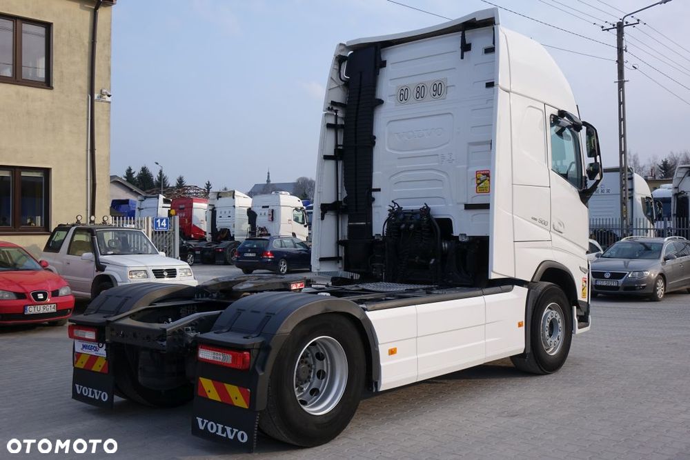 Volvo FH 500 GLOBETROTTER XL / I-SAVE / STANDARD / AUTOMAT / EURO 6 / KLIMATYZACJA POSTOJOWA / LODÓWKA / LED / NAVI / 2 ZBIORNIKI - 6