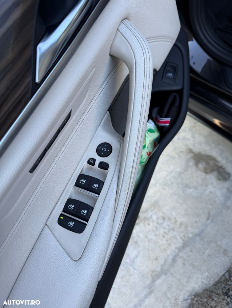 BMW Seria 5 520d Aut. Luxury Line - 16