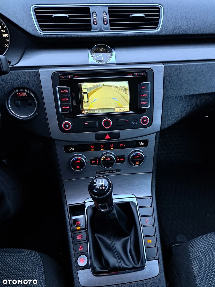 Volkswagen Passat Variant 2.0 TDI BlueMotion Technology Highline - 13