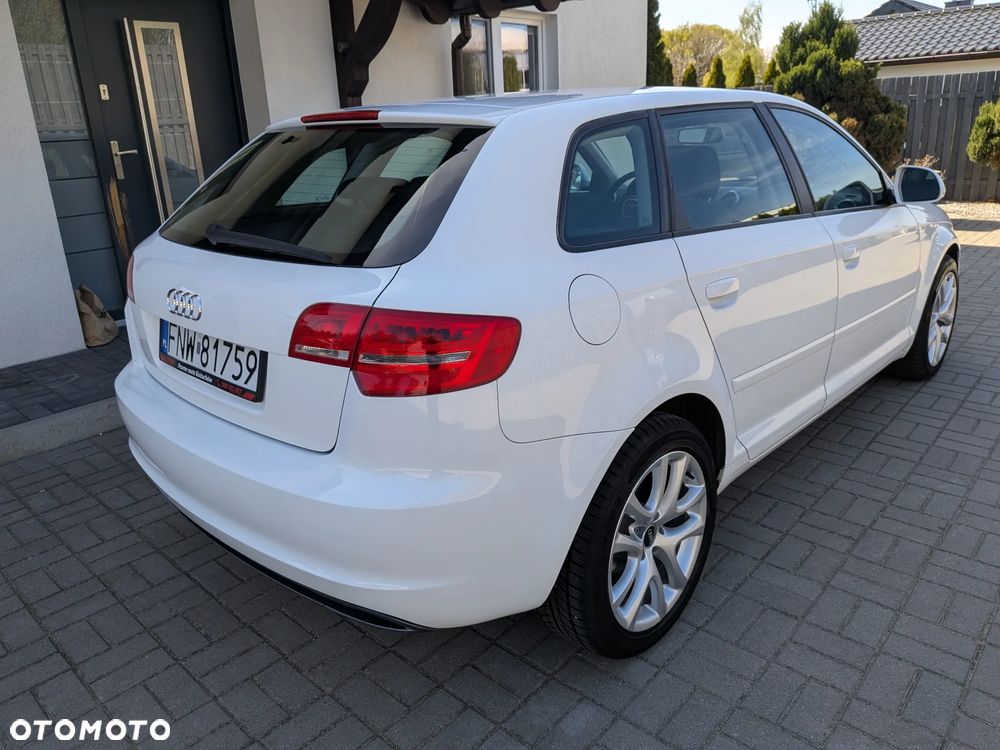 Audi A3 Sportback - 8