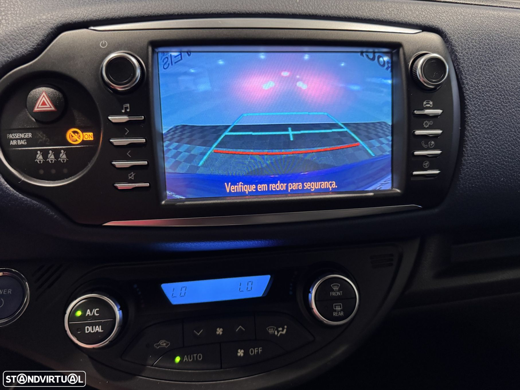 Toyota Yaris 1.5 HSD Exclusive+P.Luxury - 30