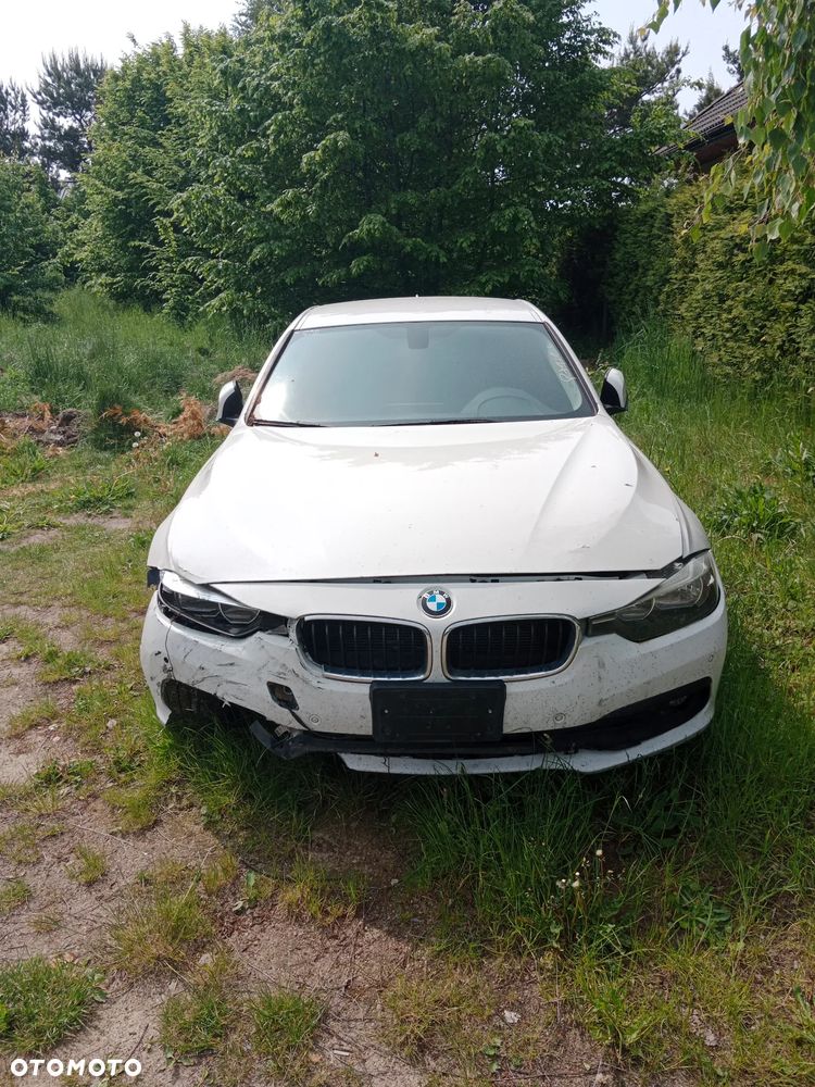 BMW Seria 3 320i Touring - 1