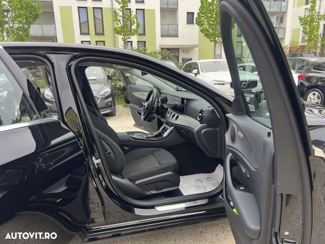 Mercedes-Benz E - 12
