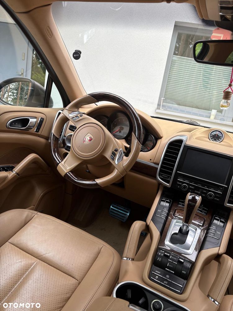 Porsche Cayenne - 9