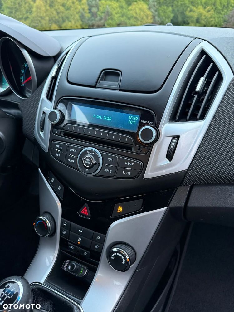 Chevrolet Cruze 1.8 LT - 12