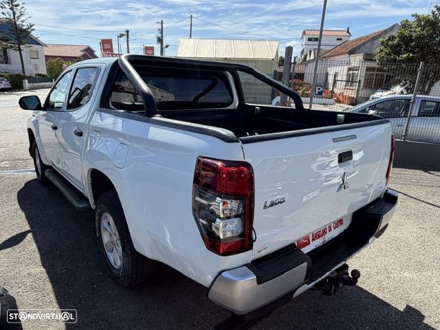Mitsubishi L200 2.3 DI-D Space Cab Invite Strakar Look 4WD - 13