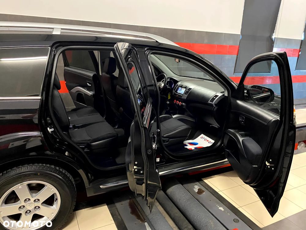 Mitsubishi Outlander 2.0 Intense 2WD - 19