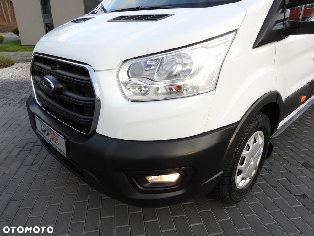 Ford TRANSIT 4X4 SKRZYNIA PODWÓJNA KABINA DOKA 6 MIEJSC TEMPOMAT LEDY ASO KLIMATYZACJA  170KM - 17
