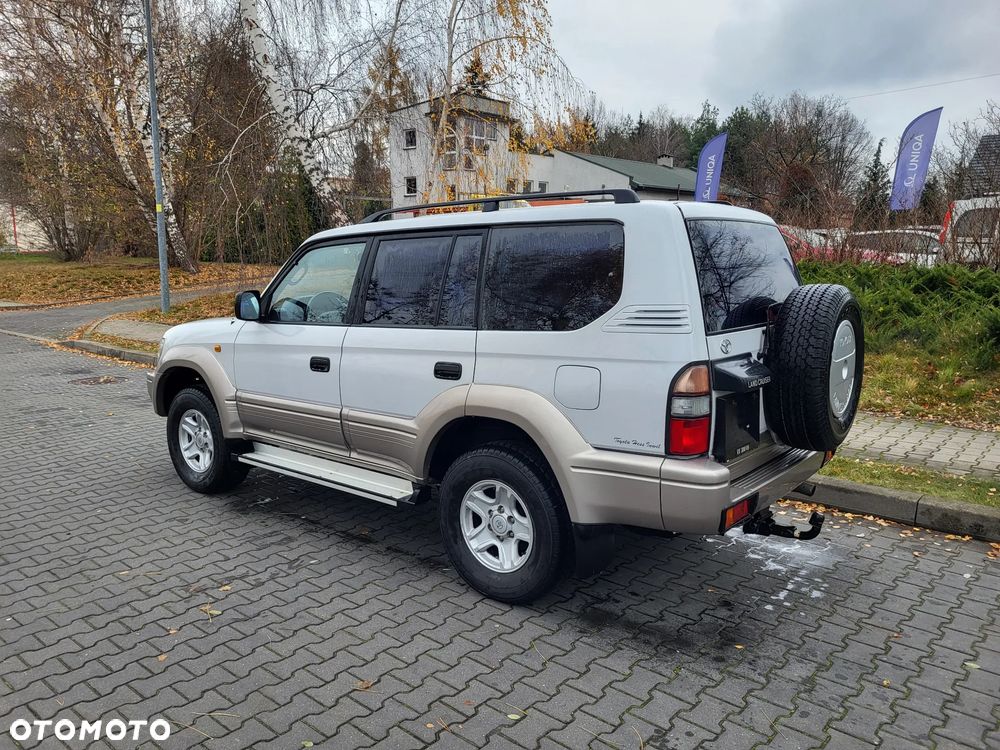 Toyota Land Cruiser - 4