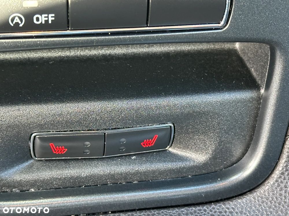 Ford Fiesta 1.0 Champions Edition - 29