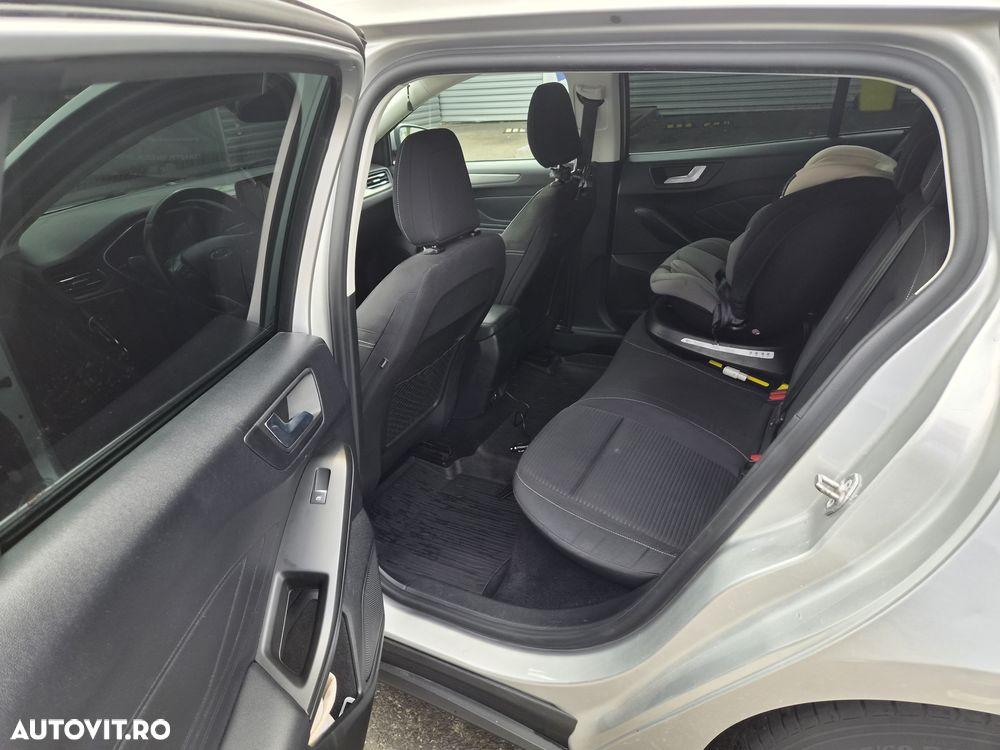 Ford Focus 1.5 TDCi Trend - 9