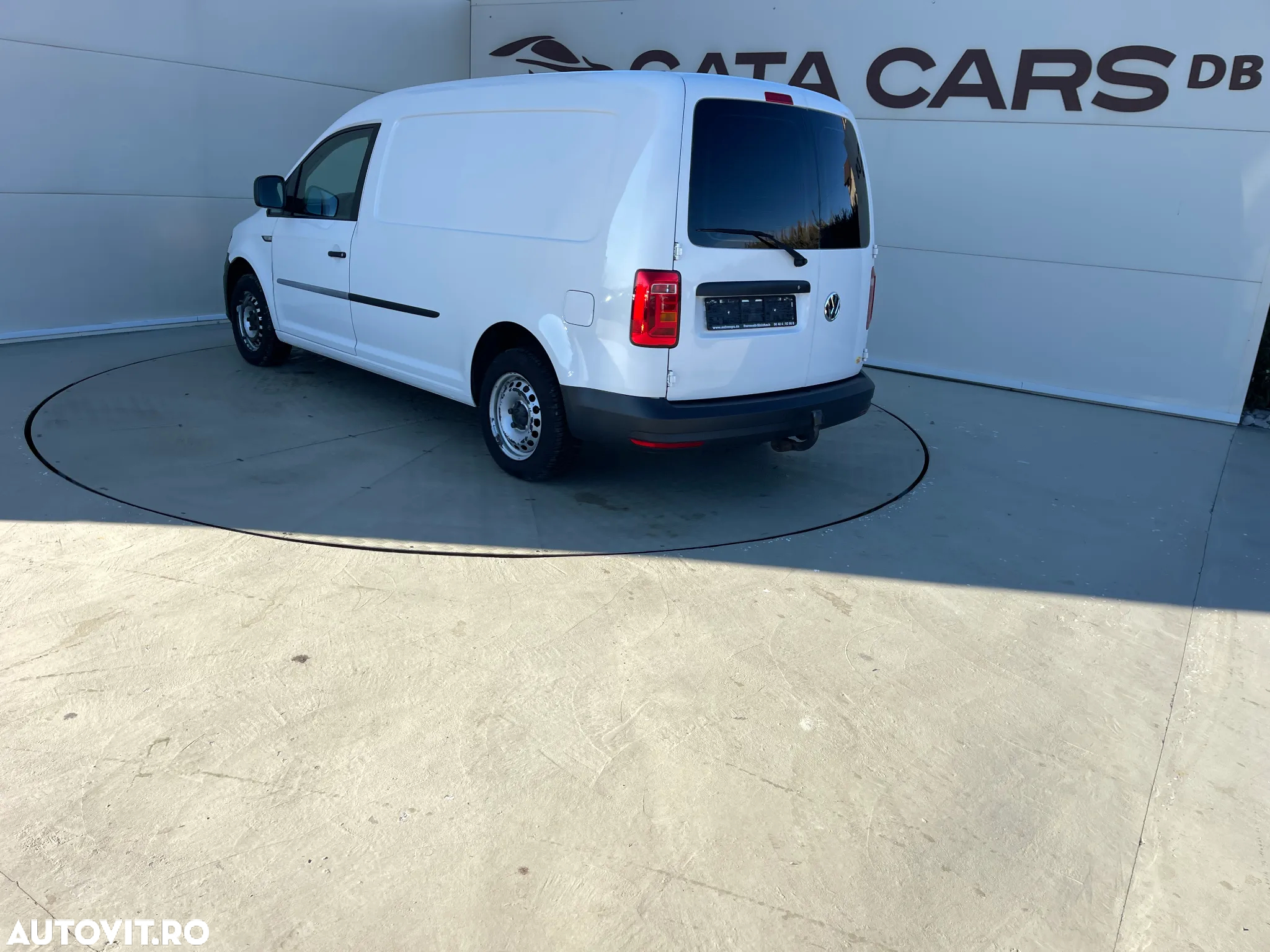 Volkswagen Caddy Maxi 2.0TDI - 10