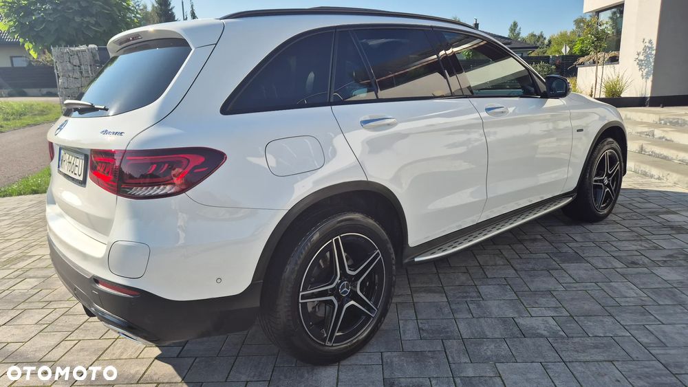 Mercedes-Benz GLC 300 e 4-Matic Business Edition - 23