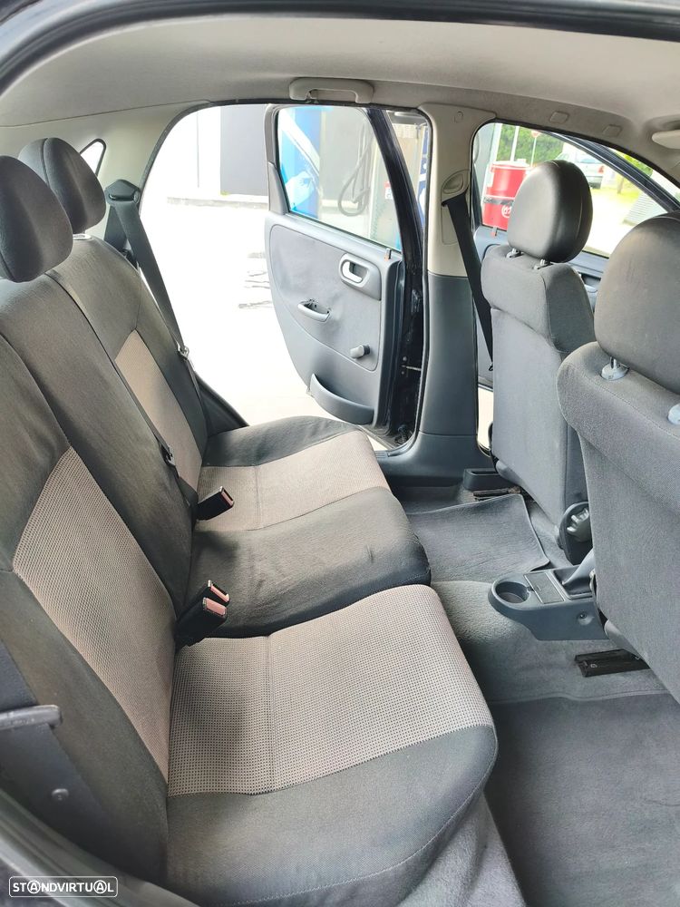 Opel Corsa 1.2 16V Enjoy - 13