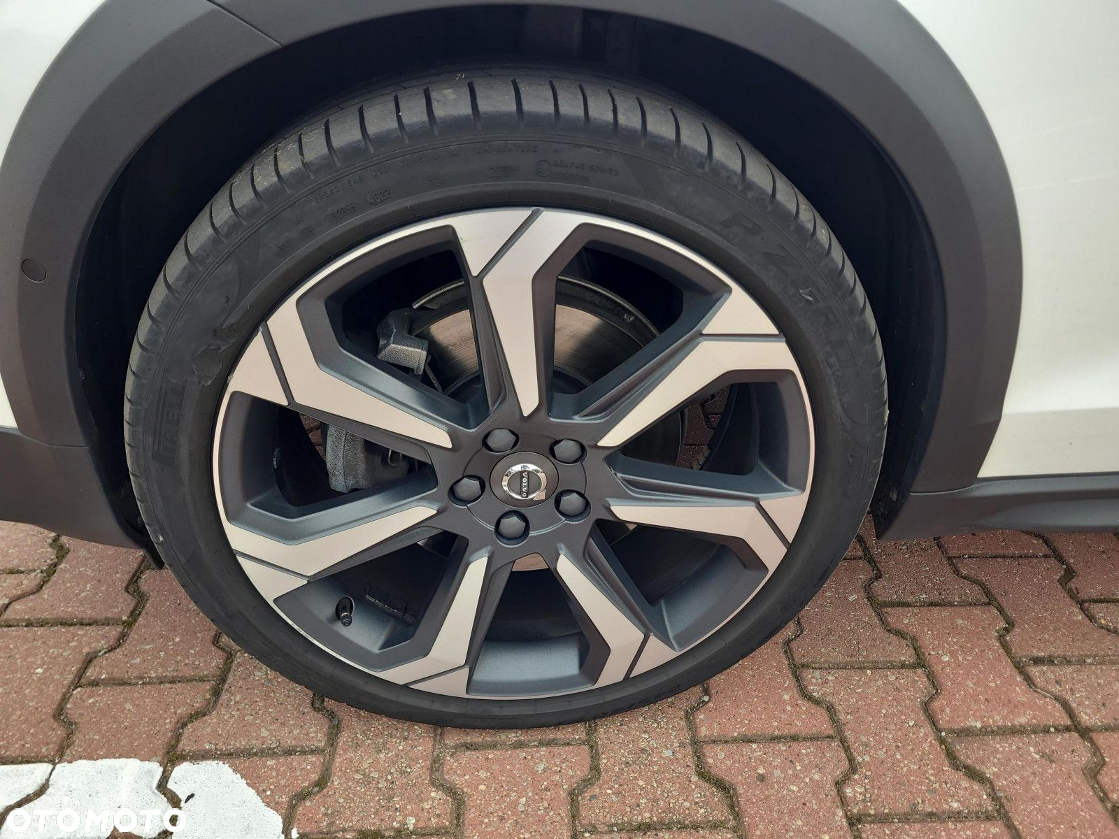 Volvo V60 Cross Country - 10