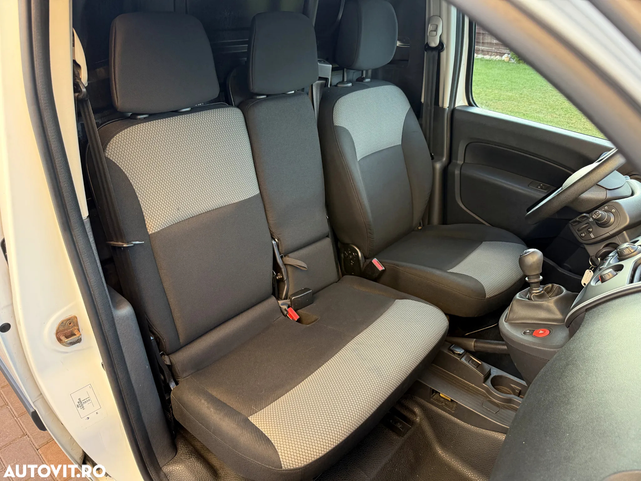 Renault Kangoo BLUE dCi 95 Intens - 10