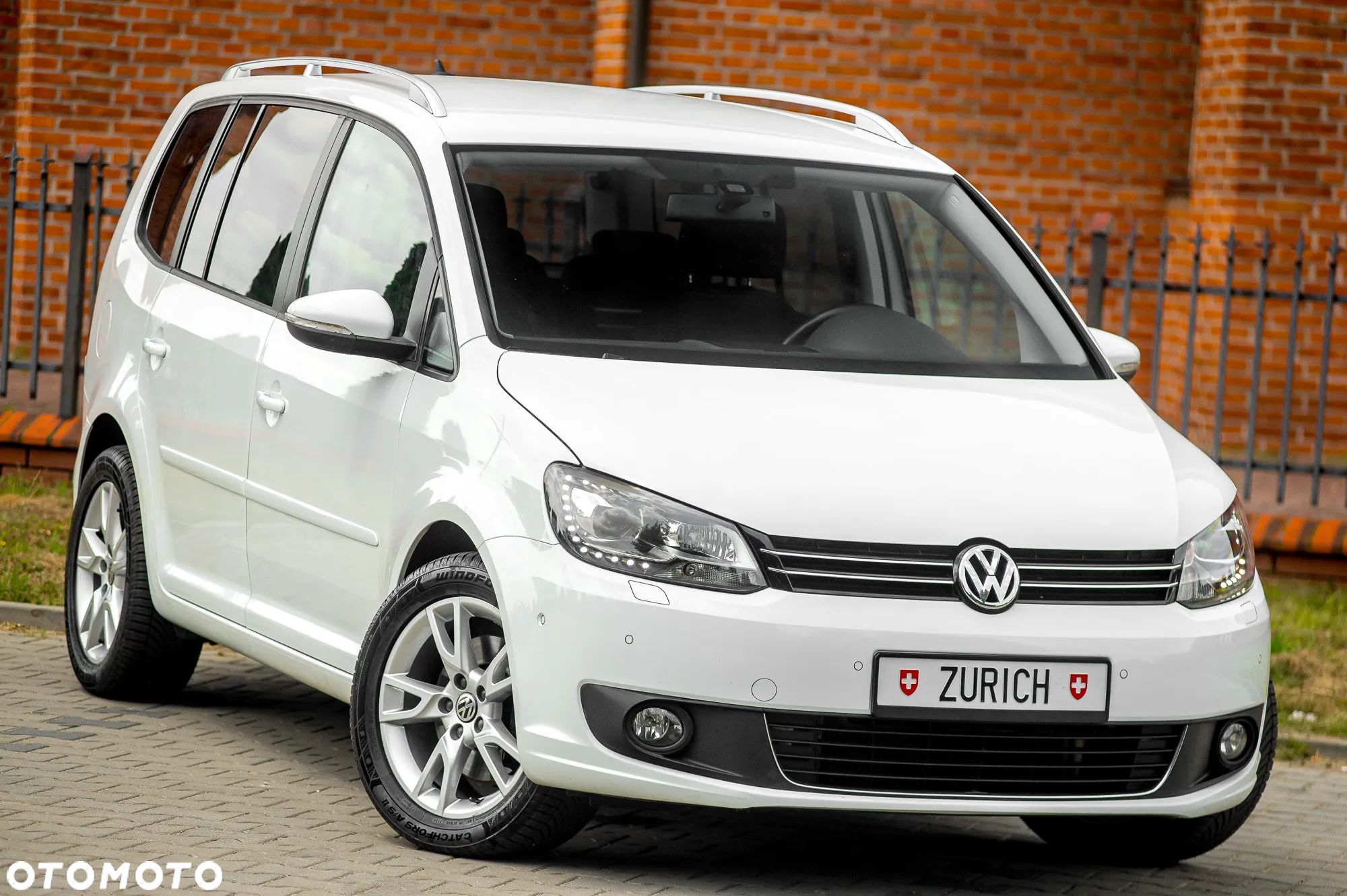 Volkswagen Touran 1.4 TSI DSG Cup - 1