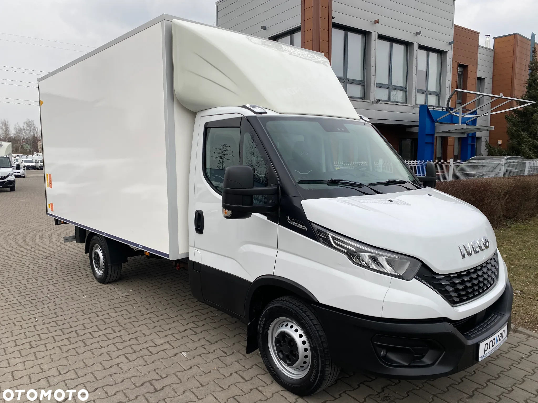 Iveco DAILY 35-160 HI-MATIC KONTENER 8 EUROPALET WINDA ZEPRO - 4