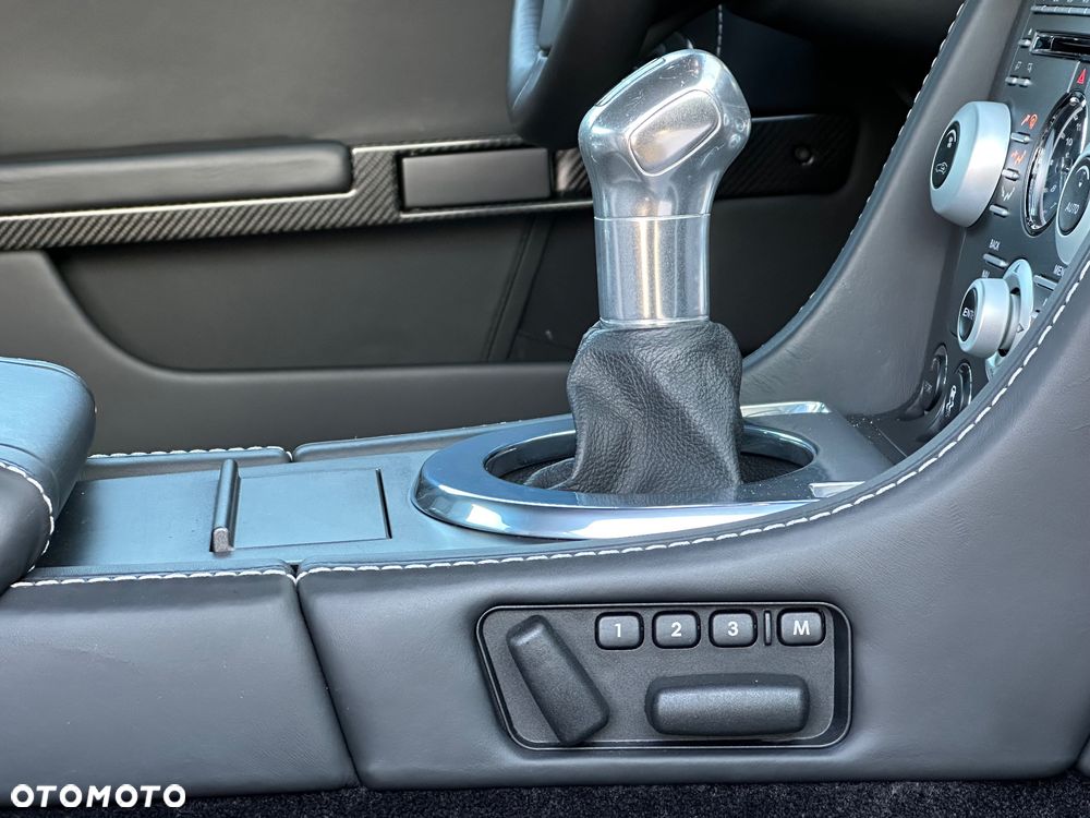 Aston Martin V12 Vantage Standard - 34