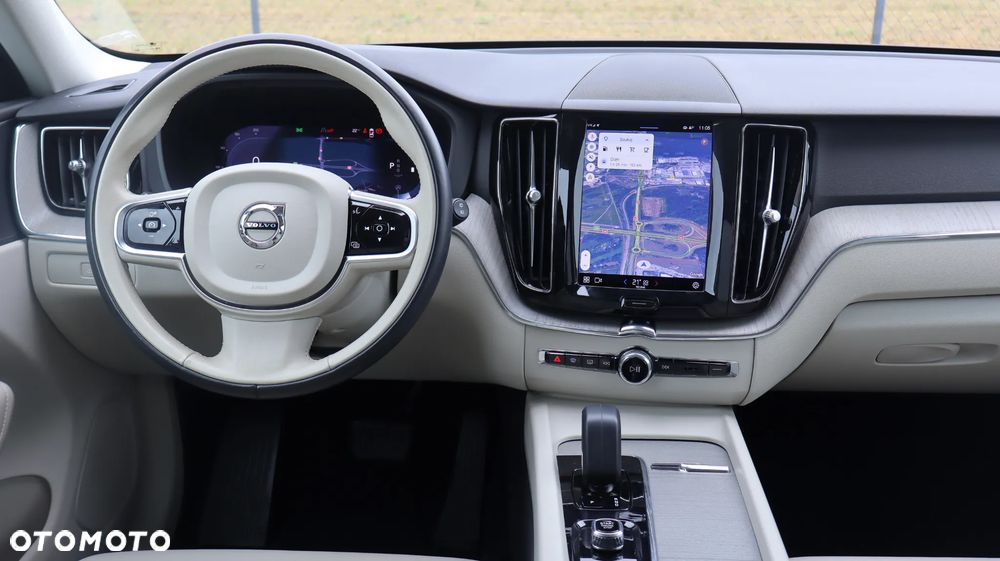 Volvo XC 60 B4 D AWD Plus Bright - 12