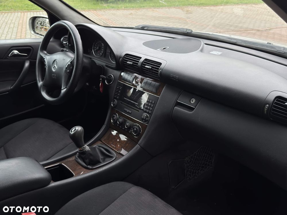 Mercedes-Benz Klasa C 220 T CDI Elegance - 9