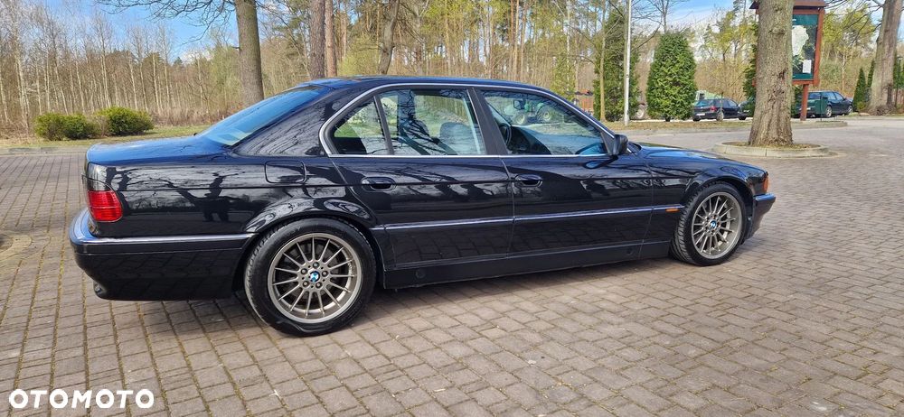 BMW Seria 7 740i - 3