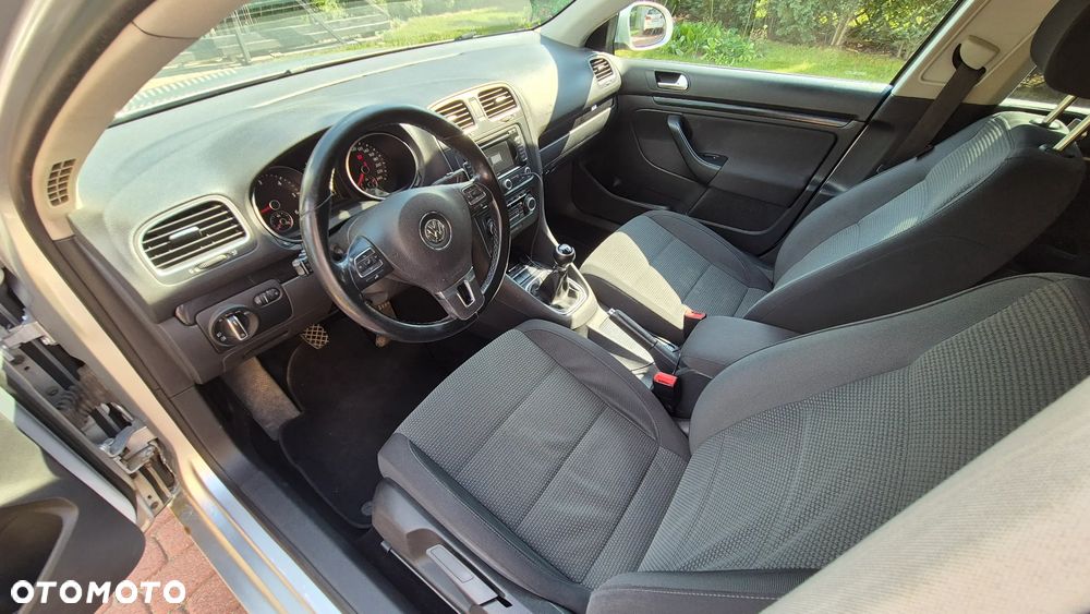 Volkswagen Golf 1.6 TDI DPF BlueMotion - 27
