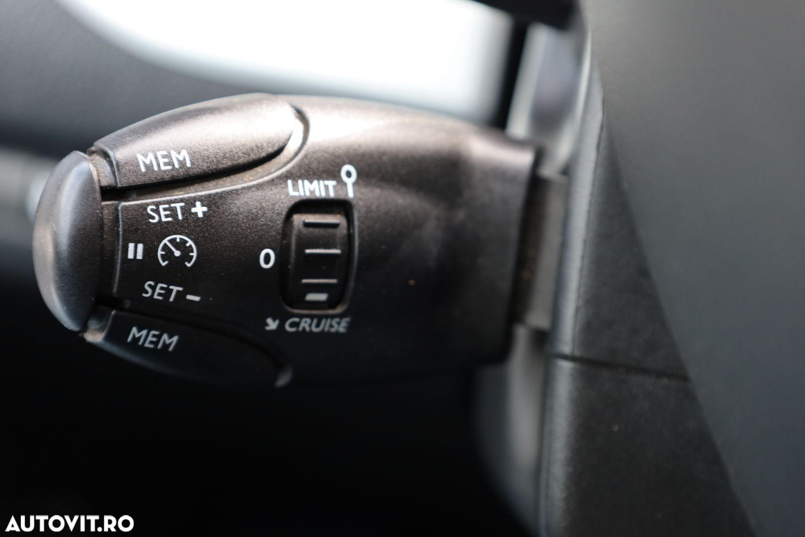 Opel Vivaro 2.0 DCI  L3H1 - 18